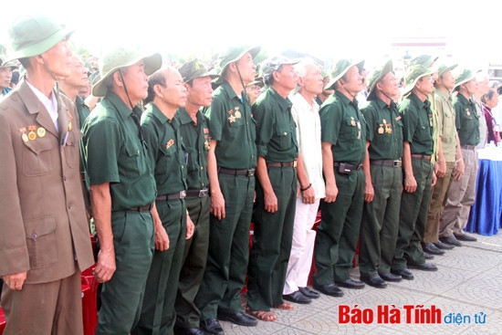 Thiêng liêng Lễ thượng cờ "Thống nhất non sông" ảnh 3