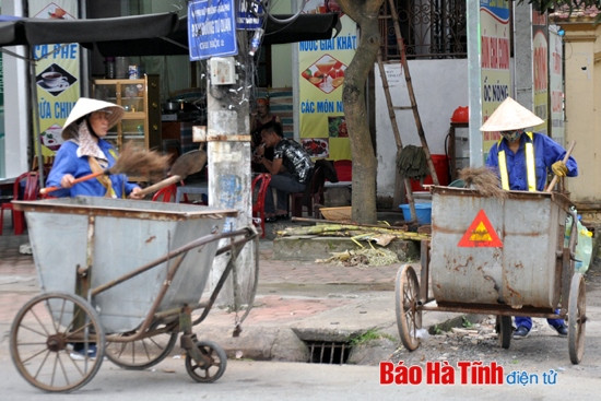 Những người không nghỉ lễ ảnh 1