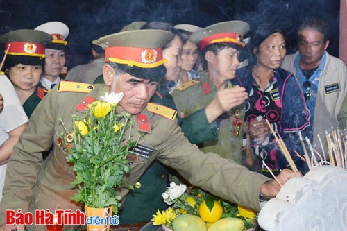 Tháng tư về “địa chỉ đỏ”... ảnh 1