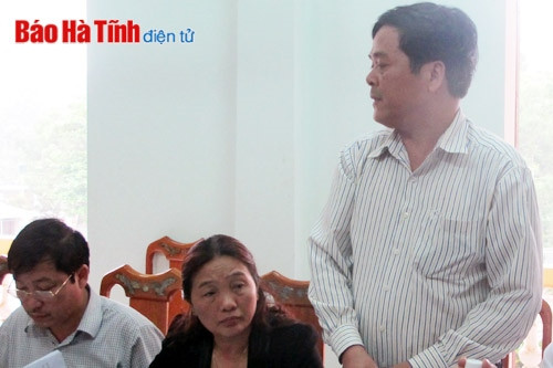 Lãnh đạo Chi cục Thi hành án dân sự Hương Khê trình bày kế hoạch cưỡng chế thi hành án với chi phí "khủng" và nêu ra nhiều khó khăn, trở ngại...