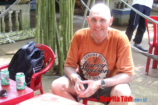 Nhiều du khách nước ngoài tỏ vẻ thán phục trước một công trình độc đáo, vĩ đại của dân tộc Việt Nam