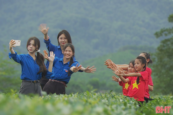 Đồi chè Sơn Tây - điểm đến du lịch xanh