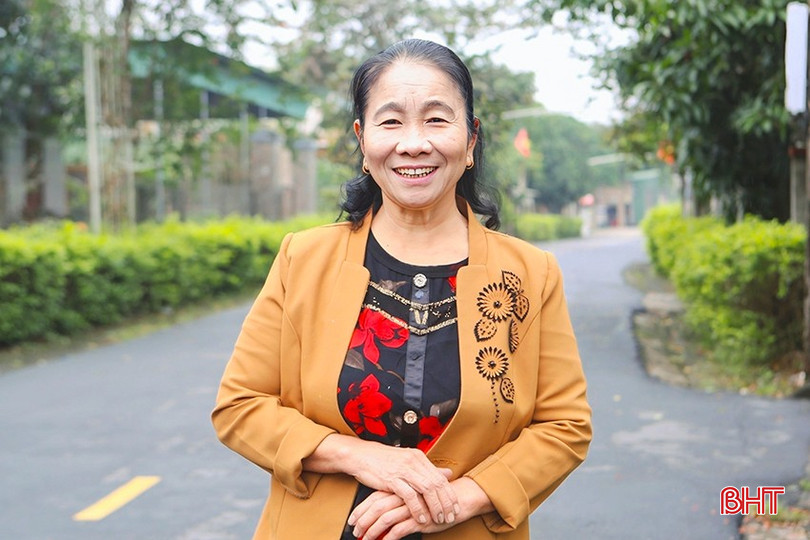 Bà Lê Thị Thanh - Chủ tịch Hội Người cao tuổi và Hội Khuyến học xã Thạch Long (Thạch Hà). bqbht_br_a1.jpg