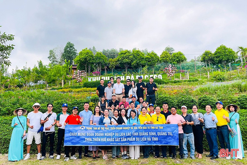 Khu du lịch sinh thái Đá Bạc Eco (xã Nam Điền, Thạch Hà) vừa được UBND tỉnh công nhận là điểm du lịch cấp tỉnh. Trong ảnh: Đoàn famtrip gồm các doanh nghiệp du lịch đến từ Quảng Bình, Quảng Trị và Thừa Thiên Huế khảo sát du lịch Hà Tĩnh chụp ảnh lưu niệm tại Đá Bạc Eco (9/2024). a2.jpg