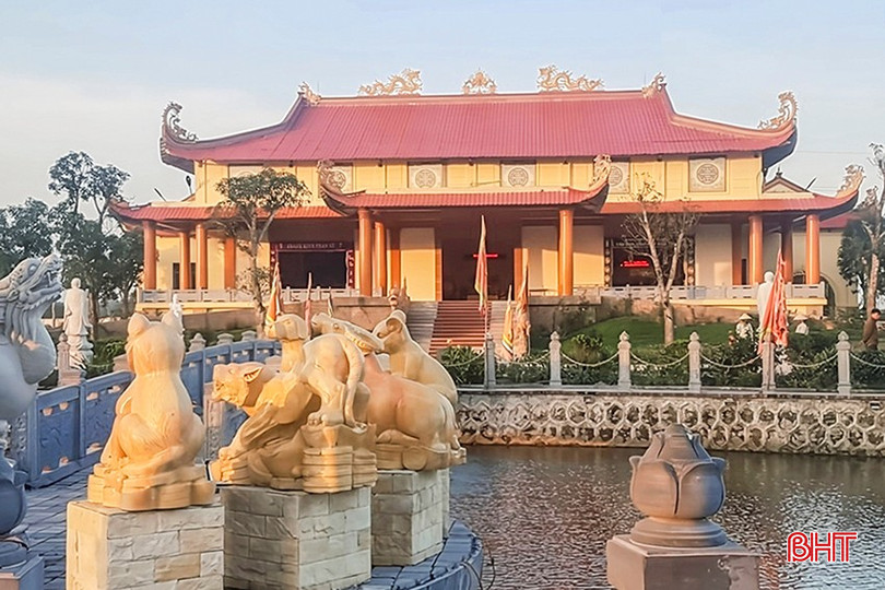 Một góc công trình Phúc Lạc Viên - Đài hóa thân hoàn vũ Hà Tĩnh. bqbht_br_a5.jpg
