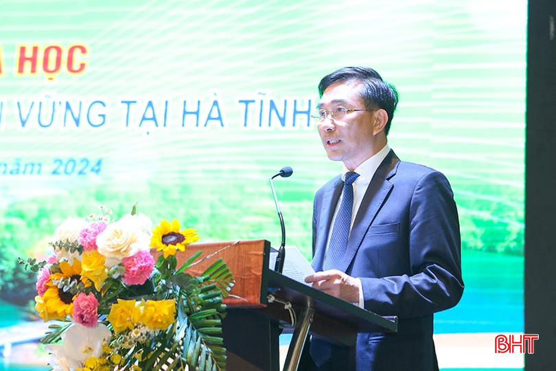 Giám đốc Sở VH-TT&DL Hà Tĩnh Nguyễn Viết Trường khai mạc hội thảo. bqbht_br_a3.jpg