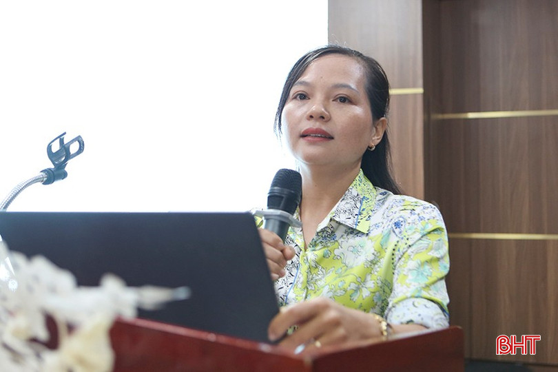 Chị Nguyễn Thị Hồng Phong (Chủ tịch Hội LHPN xã Quang Vĩnh, Đức Thọ) đại diện nhóm mô hình "Nhà sạch, vườn đẹp": "Mô hình cần có sự quan tâm hơn từ các cấp ủy, địa phương, sự chung tay thực hiện của cộng đồng". a7-9161.jpg