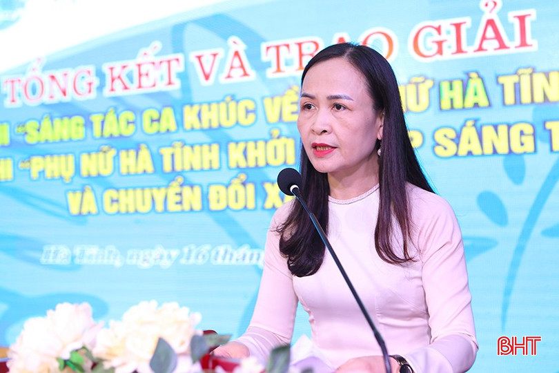 Bà Nguyễn Thị Lệ Hà -Chủ tịch Hội LHPN Hà Tĩnh phát biểu khai mạc. a3-3287.jpg