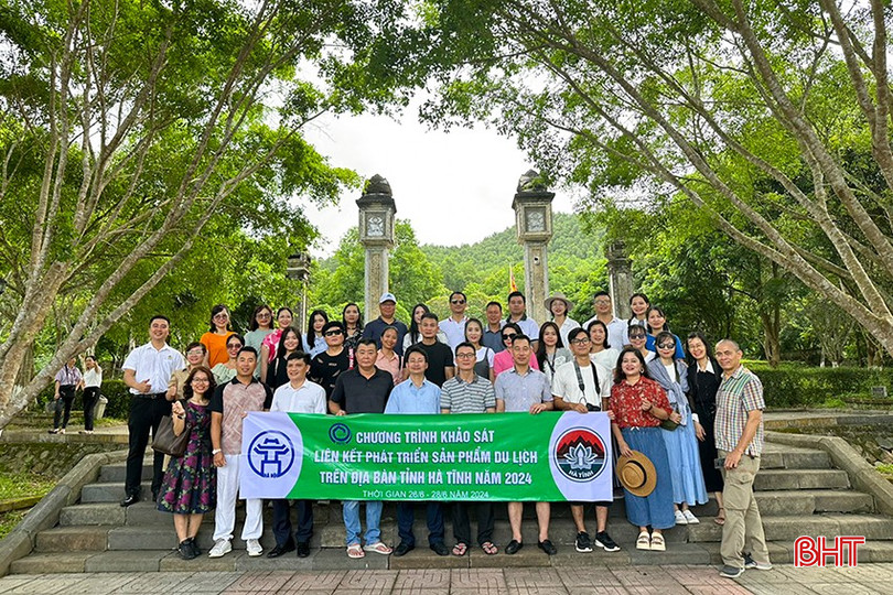 Đoàn khảo sát do Trung tâm Hỗ trợ phát triển doanh nghiệp và xúc tiến đầu tư Hà Tĩnh phối hợp với Sở Du lịch Hà Nội tổ chức tham quan Khu di tích Hải Thượng Lãn Ông Lê Hữu Trác dịp tháng 6/2024. a1.jpg