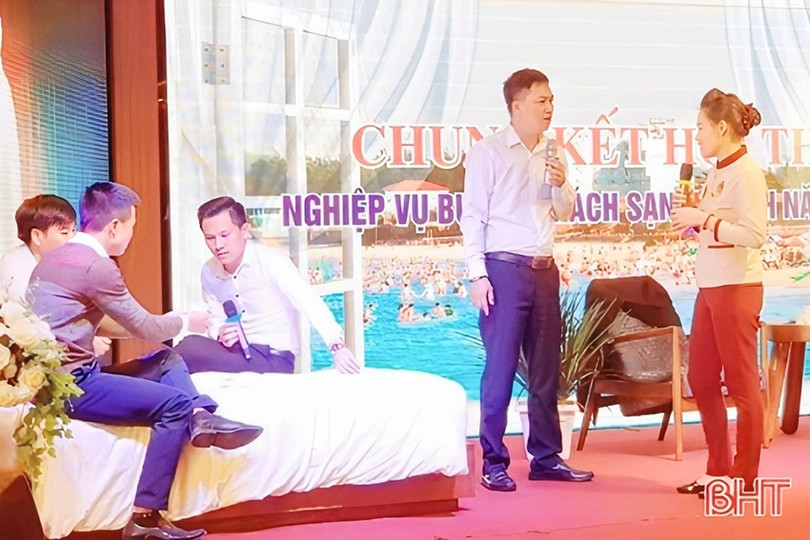 Tại vòng chung kết hội thi, thí sinh sẽ thực hiện phần thi ứng xử nghiệp vụ qua tình huống giả định. Ảnh: Tư liệu. a1.jpg