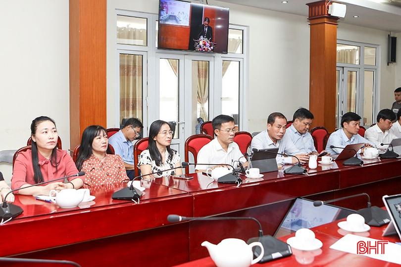 Các đại biểu tham dự hội nghị tại điểm cầu Hà Tĩnh. a2-1391.jpg