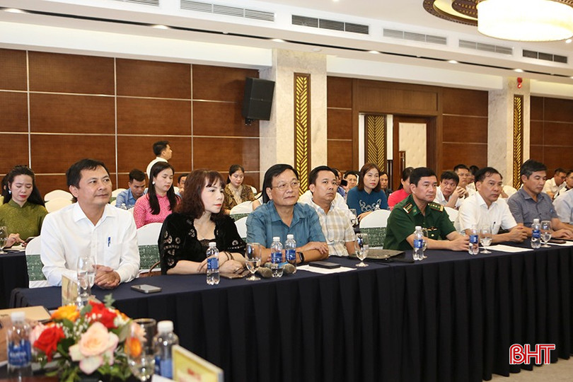 Các đại biểu tham dự buổi tọa đàm a3-5004.jpg