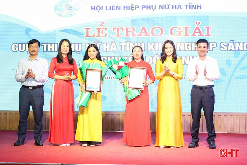 Trao 2 giải ba cho các thí sinh. a9-7963.jpg