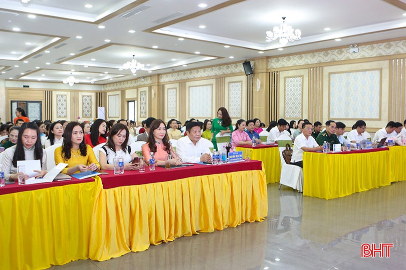 Các đại biểu tham dự chương trình. a1-2629.jpg