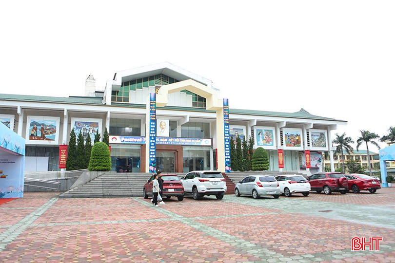 Trung tâm Văn hóa - Điện ảnh tỉnh Hà Tĩnh, nơi diễn ra các hoạt động chính của Festival “Về miền ví, giặm – Kết nối tinh hoa di sản”. bqbht_br_a1.jpg