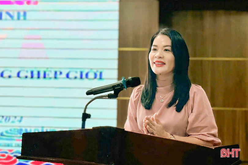 Phó Chủ tịch Hội LHPN tỉnh Nguyễn Thị Quyên khai mạc lớp tập huấn. a1-8062-992.jpg