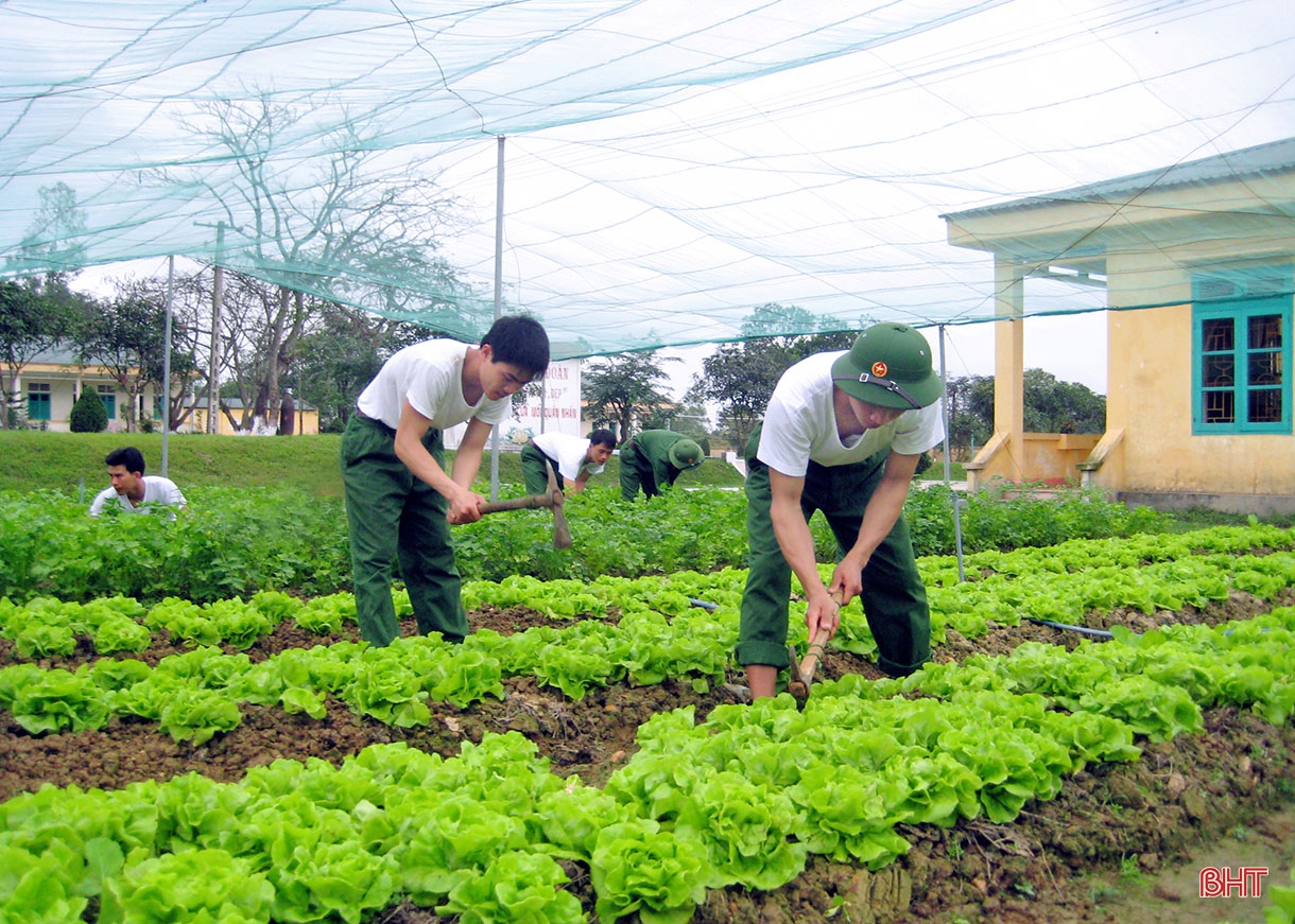 Đoàn kết, thống nhất, xây dựng lực lượng vũ trang Hà Tĩnh vững mạnh toàn diện ảnh 22 Đoàn kết, thống nhất, xây dựng lực lượng vũ trang Hà Tĩnh vững mạnh toàn diện