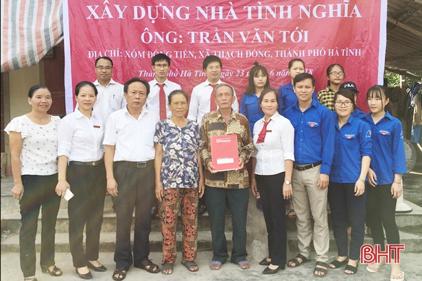 Xây nhà nhân ái cho gia đình chính sách