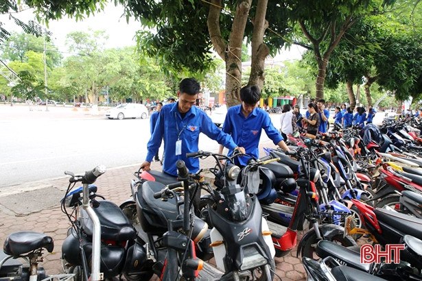 Hơn 16 ngàn thí sinh Hà Tĩnh làm thủ tục thi THPT quốc gia