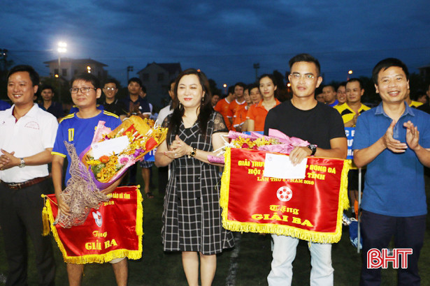 Sở TT&TT đăng quang Giải Bóng đá Cúp Hội Nhà báo Hà Tĩnh