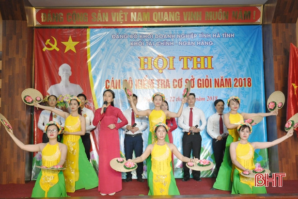 Khối Tài chính - Ngân hàng, Công nghiệp - Xây dựng thi cán bộ kiểm tra cơ sở giỏi