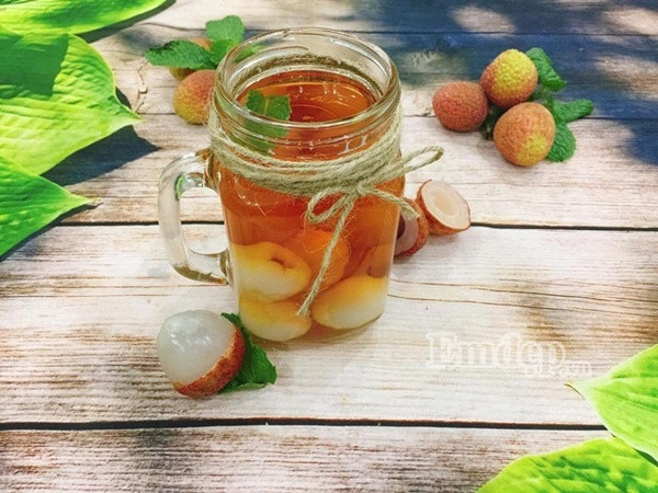 Mùa vải chín rộ, vào bếp làm món trà vải, thức uống hứa hẹn “hot” nhất mùa hè này