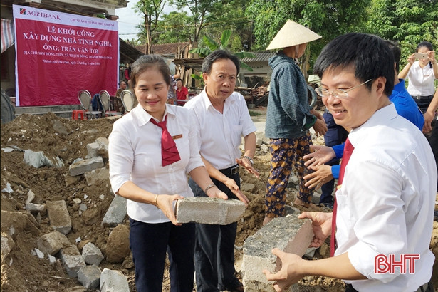 Xây nhà nhân ái cho gia đình chính sách