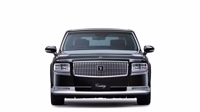 Toyota Century 2018 công bố giá bán, đắt gấp rưỡi BMW 8-Series