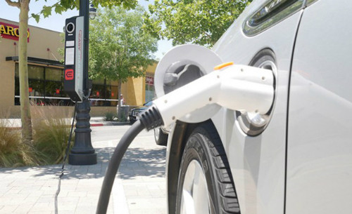 Ảnh: Green Car Reports. 5 lầm tưởng nhiều người vẫn tin khi sử dụng ôtô