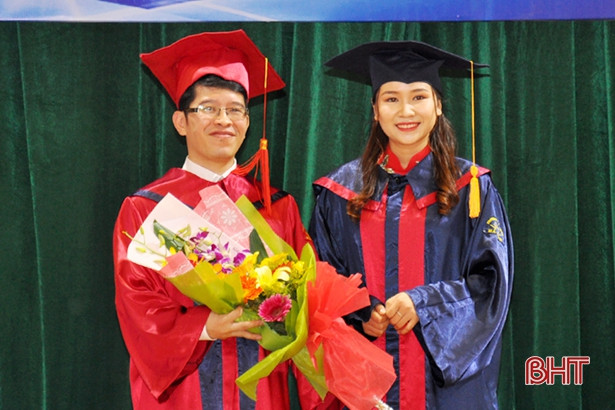 Đại học Hà Tĩnh trao bằng tốt nghiệp cho 781 sinh viên