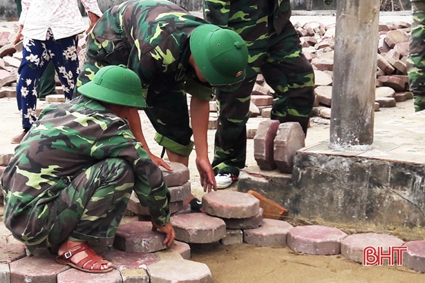 Các tổ chức, cá nhân hỗ trợ Lộc Hà hơn 1,9 tỷ đồng xây dựng NTM