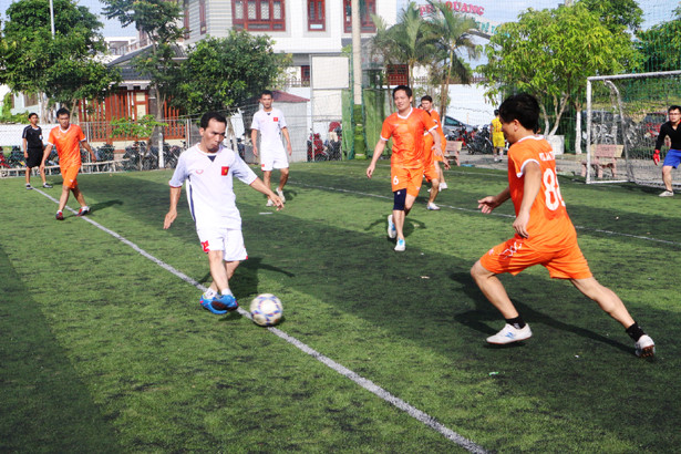 Khởi tranh Giải bóng đá Cúp Hội Nhà báo Hà Tĩnh