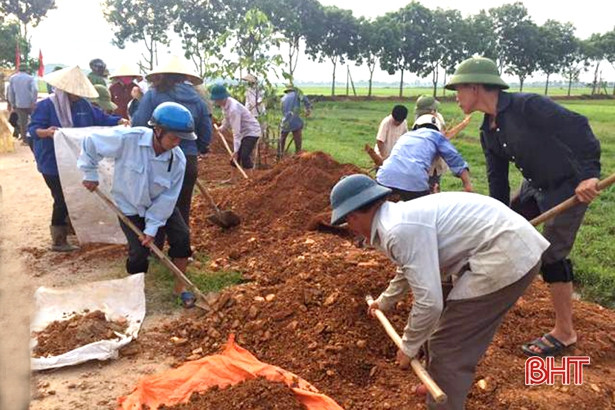 Hội viên nông dân Can Lộc hiến 422.489 mét vuông đất xây dựng NTM