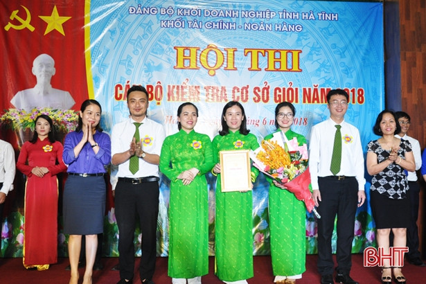 Khối Tài chính - Ngân hàng, Công nghiệp - Xây dựng thi cán bộ kiểm tra cơ sở giỏi