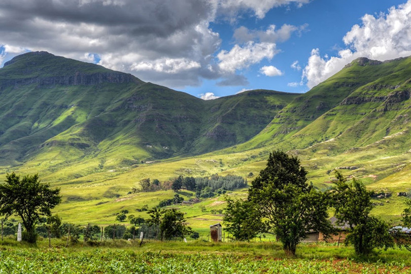 9 quốc gia có độ cao địa hình trung bình đứng đầu thế giới