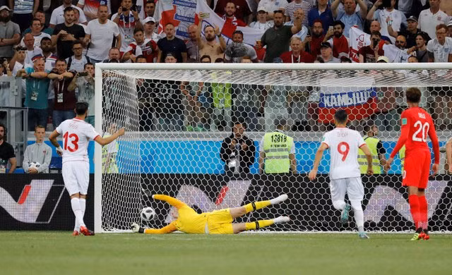 Anh 2-1 Tunisia: Kane mang về 3 điểm cho Tam sư