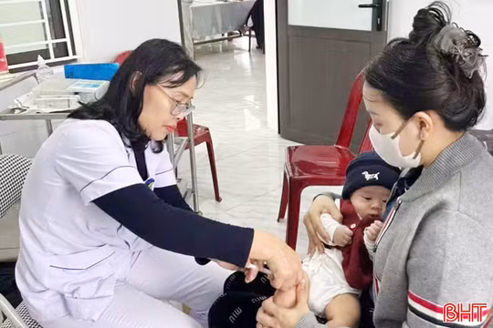 Hà Tĩnh chuẩn hóa 99% dữ liệu tiêm chủng