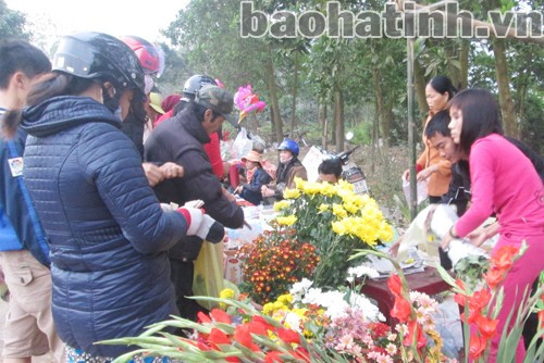 Hoa tươi luôn là mặt hàng hút khách