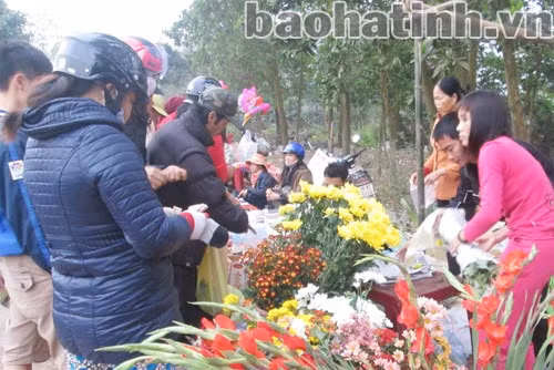 Hoa tươi luôn là mặt hàng hút khách