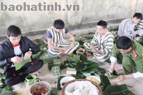 Gói bánh chưng xanh