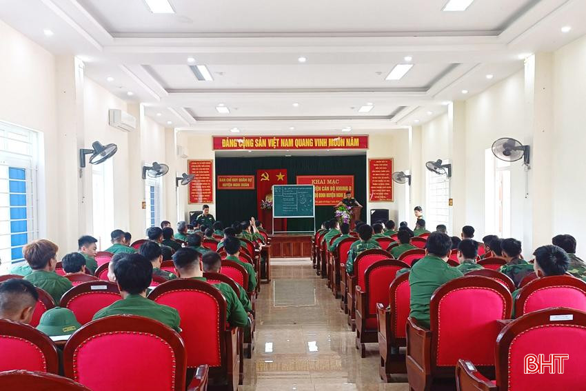 Nghi Xuân khai mạc đợt huấn luyện cán bộ khung B của Tiểu đoàn DBĐV. nx.jpg