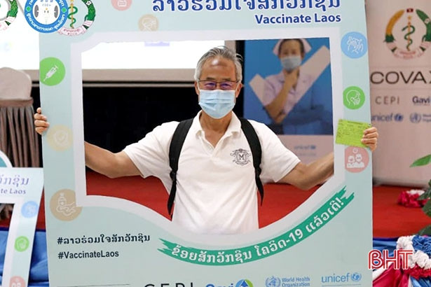 Việt kiều tại Thủ đô Vientiane cơ bản tiêm đủ 2 mũi vaccine phòng COVID-19