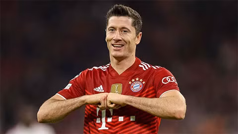 Lewandowski vượt Messi và Ronaldo trong lần thứ 100 ra sân tại Champions League