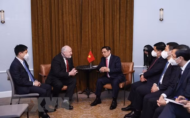 Thủ tướng chứng kiến lễ ký kết, trao 26 thỏa thuận hợp tác Việt - Anh