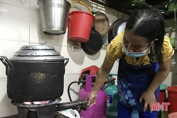 Giá gas tăng “chóng mặt”, thêm gánh nặng cho người tiêu dùng và cơ sở kinh doanh ở Hà Tĩnh