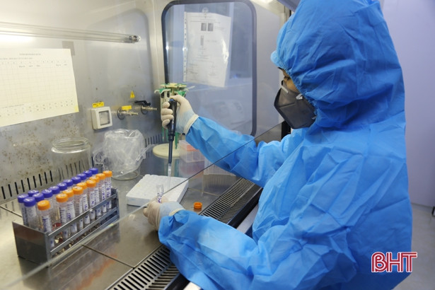 Lấy gần 500 mẫu liên quan quán Boon BBQ, xét nghiệm được 6 trường hợp dương tính virus SARS-CoV-2