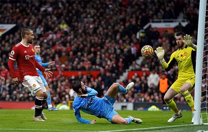 Quỷ đỏ thua toàn diện, ghế của Solskjaer lại lung lay