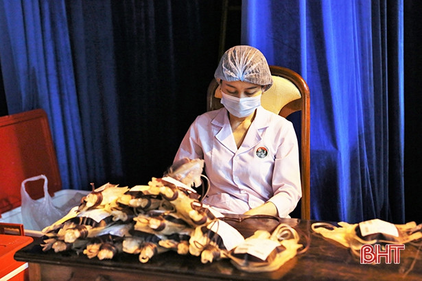 Cán bộ, nhân viên, người lao động huyện Can Lộc hiến 196 đơn vị máu