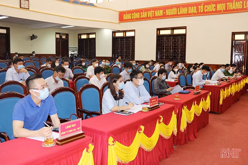 Doanh nghiệp KKT Vũng Áng khẩn trương test nhanh COVID-19 cho lao động