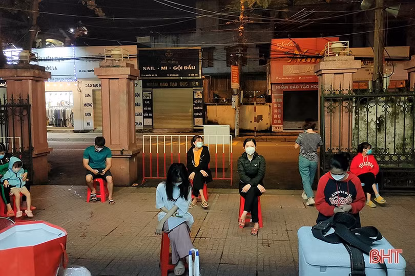 Truy vết nhanh, xét nghiệm rộng để kịp thời kiểm soát các nguy cơ dịch trong cộng đồng